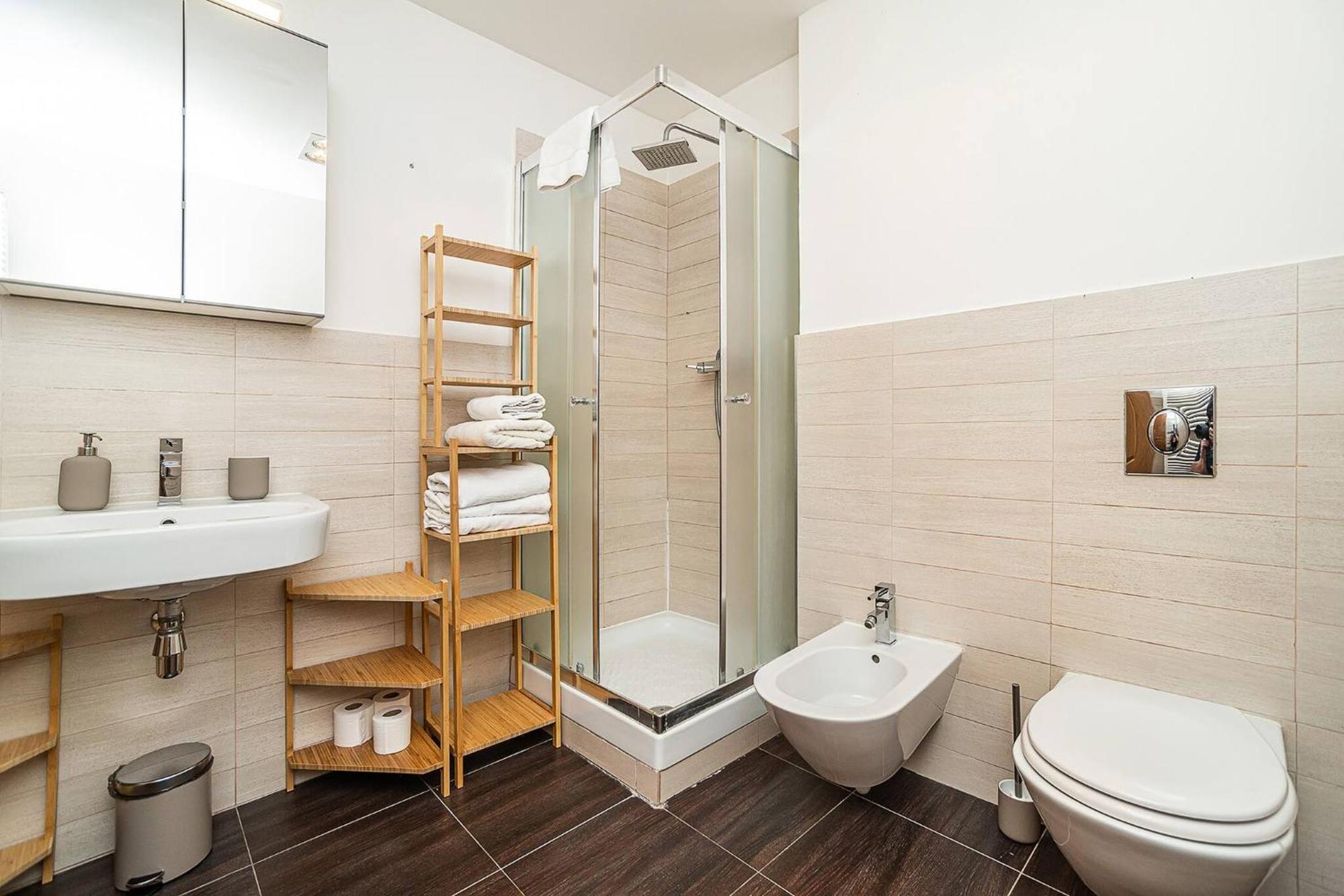 Lavish And Chic Duplex For Families And Couples *